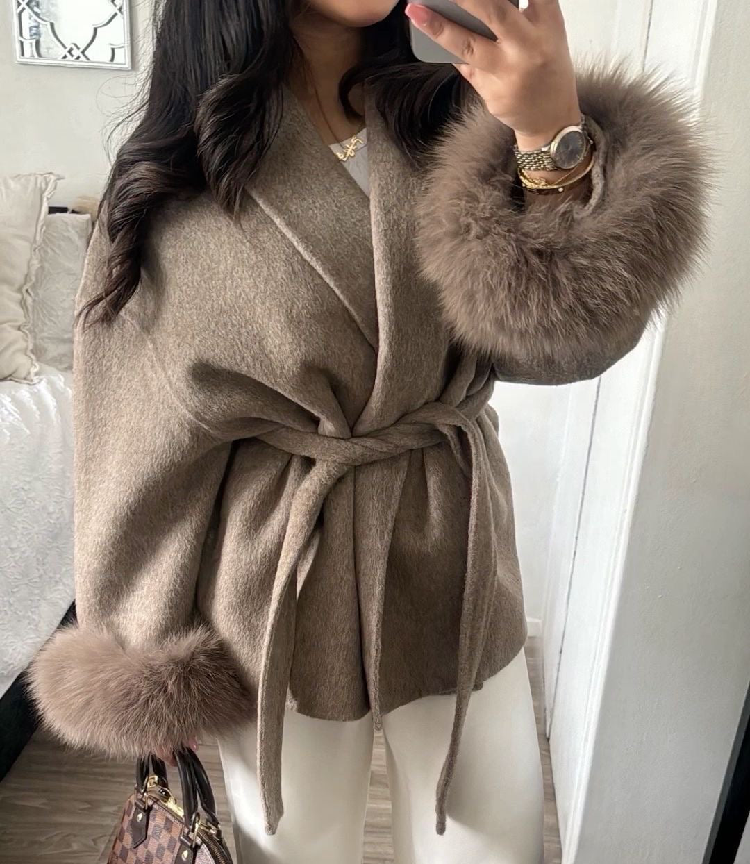 ALAYA Mantel